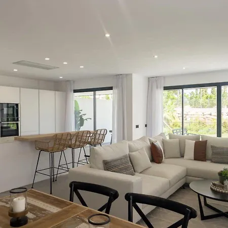 Mirador Hills Luxury Hills Gym Pools Restaurants 에스테포나