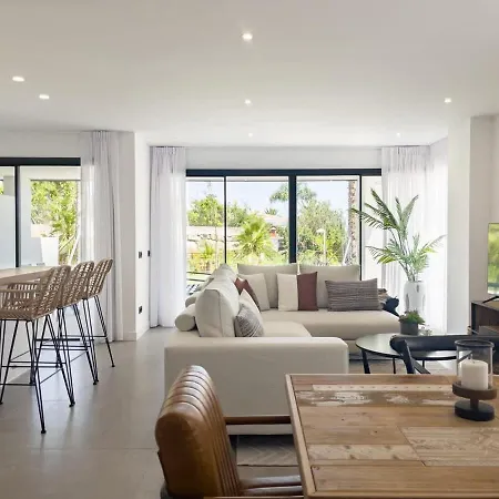 Mirador Hills Luxury Hills Gym Pools Restaurants * Εστεπόνα