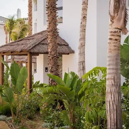 Mirador Hills Luxury Hills Gym Pools Restaurants Εστεπόνα