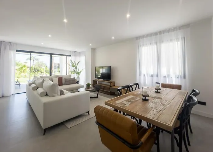 Mirador Hills Luxury Hills Gym Pools Restaurants