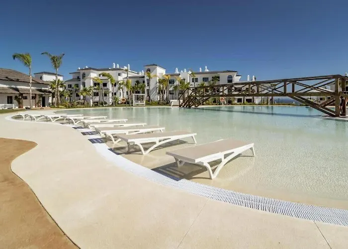 Mirador Hills Luxury Hills Gym Pools Restaurants אסטפונה