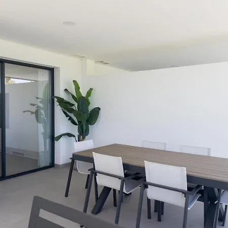 Mirador Hills Luxury Hills Gym Pools Restaurants Апартаменти *