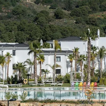 Mirador Hills Luxury Hills Gym Pools Restaurants Апартаменти Естепона